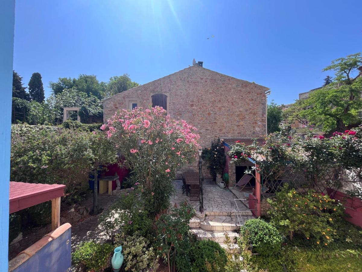 Abri Du Vent, Chambres Et Appartements Fitou Exterior photo
